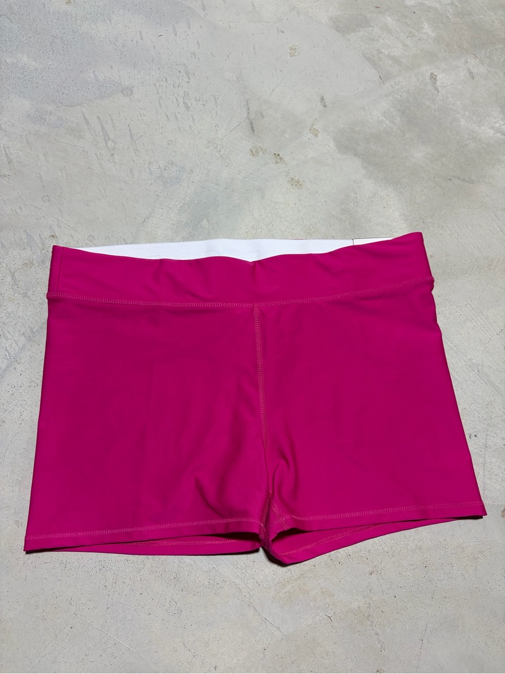 DSG NWTWomen’s Hot Pink compression mid-rise Shorts xl